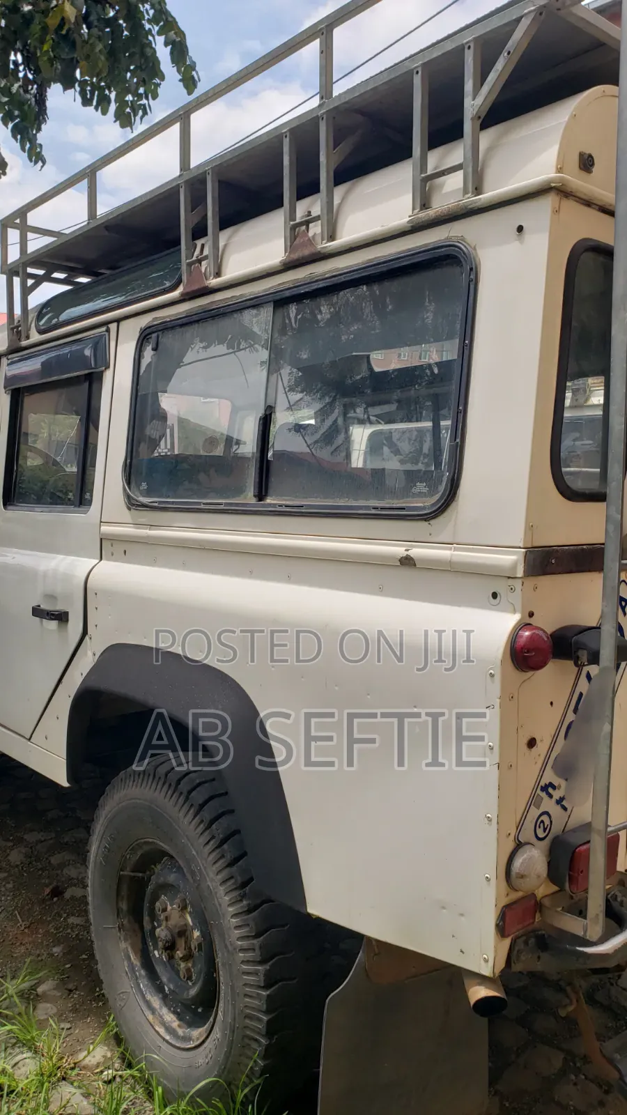 Land Rover Defender 2000 White