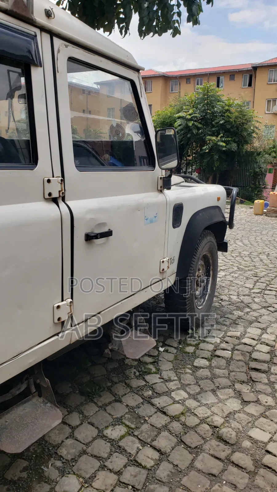 Land Rover Defender 2000 White