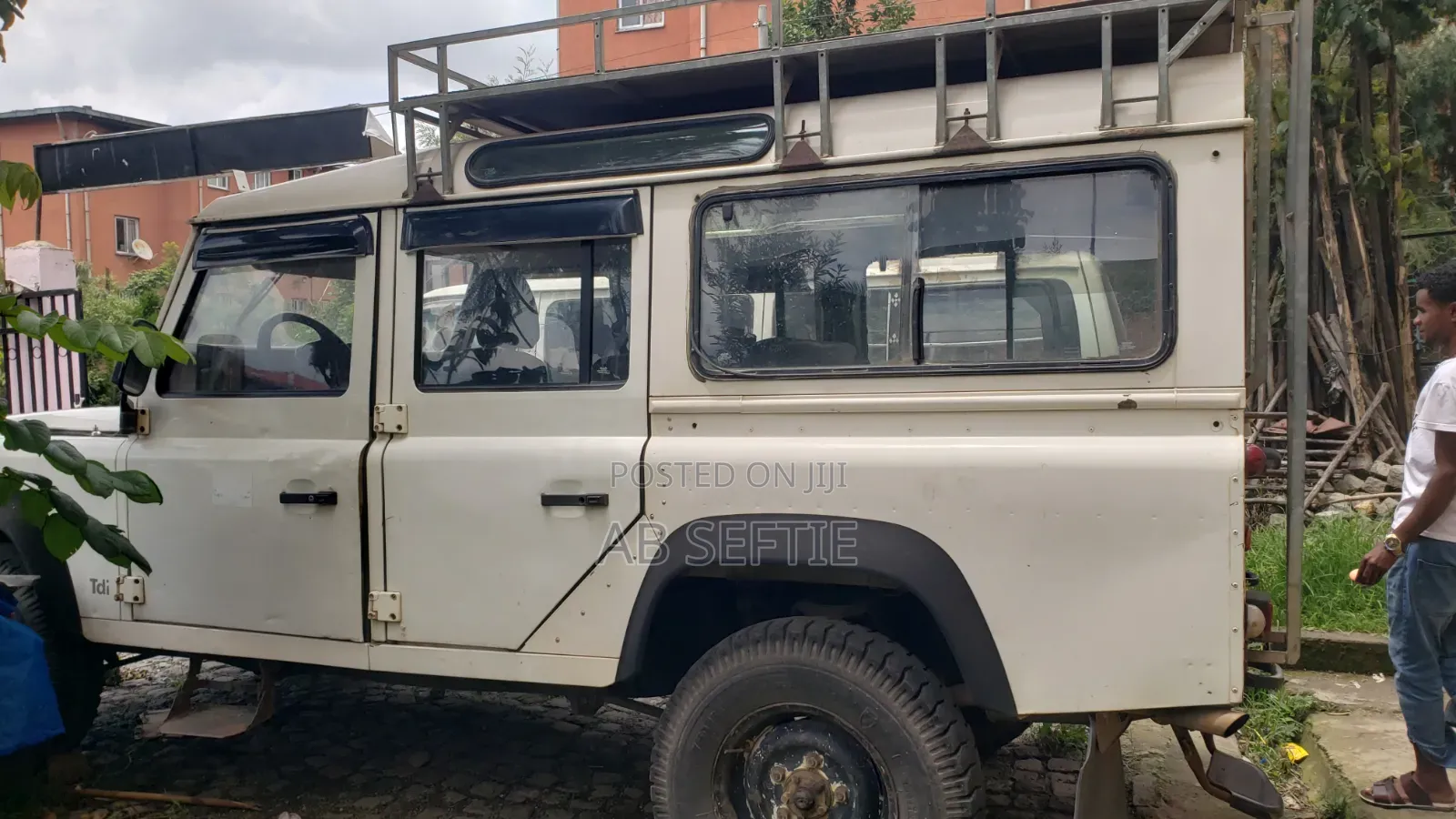 Land Rover Defender 2000 White