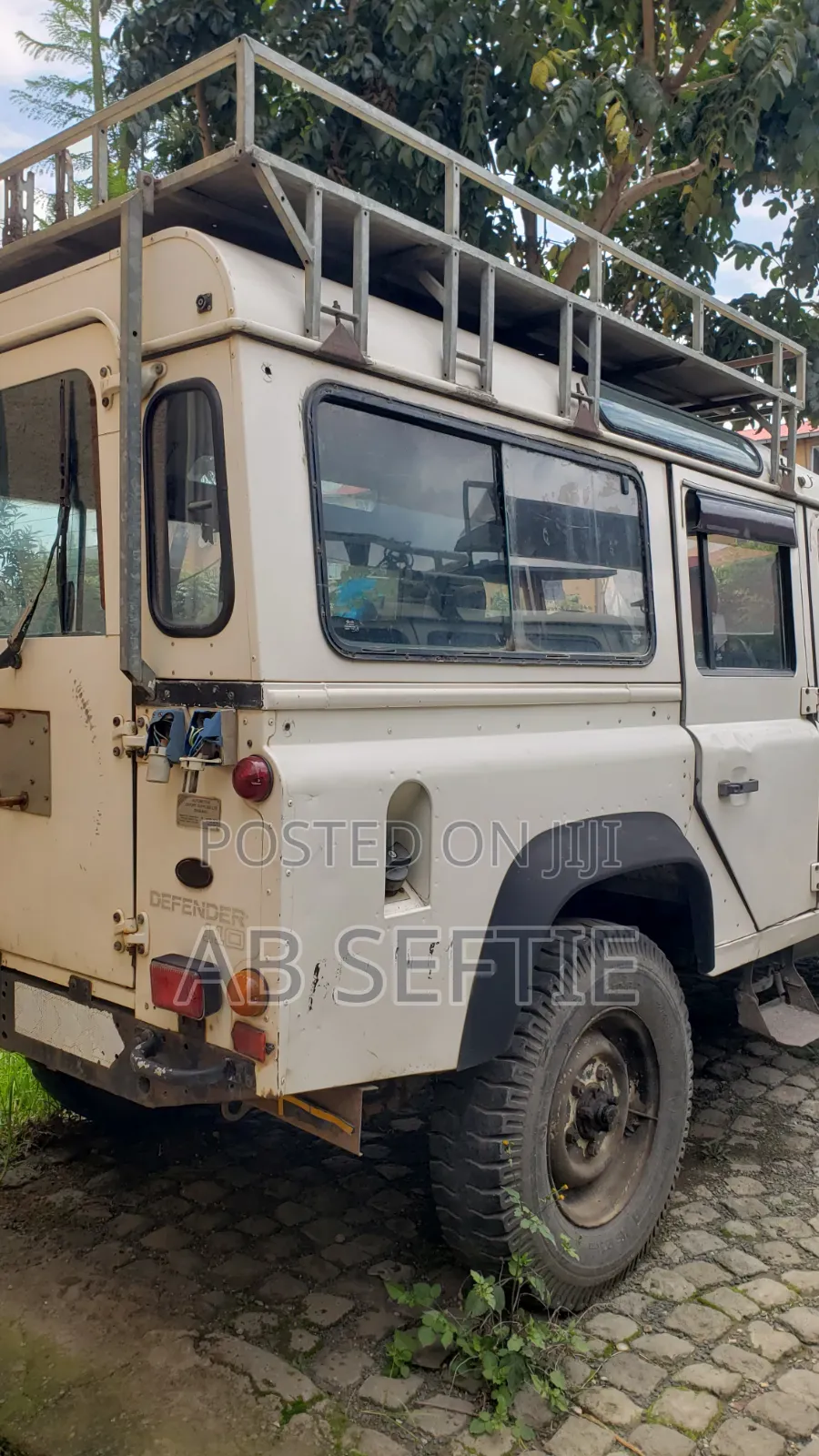 Land Rover Defender 2000 White