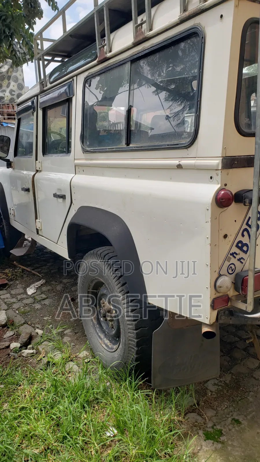 Land Rover Defender 2000 White