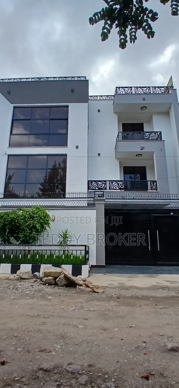 9bdrm House in Lebu, Nifas Silk-Lafto for sale