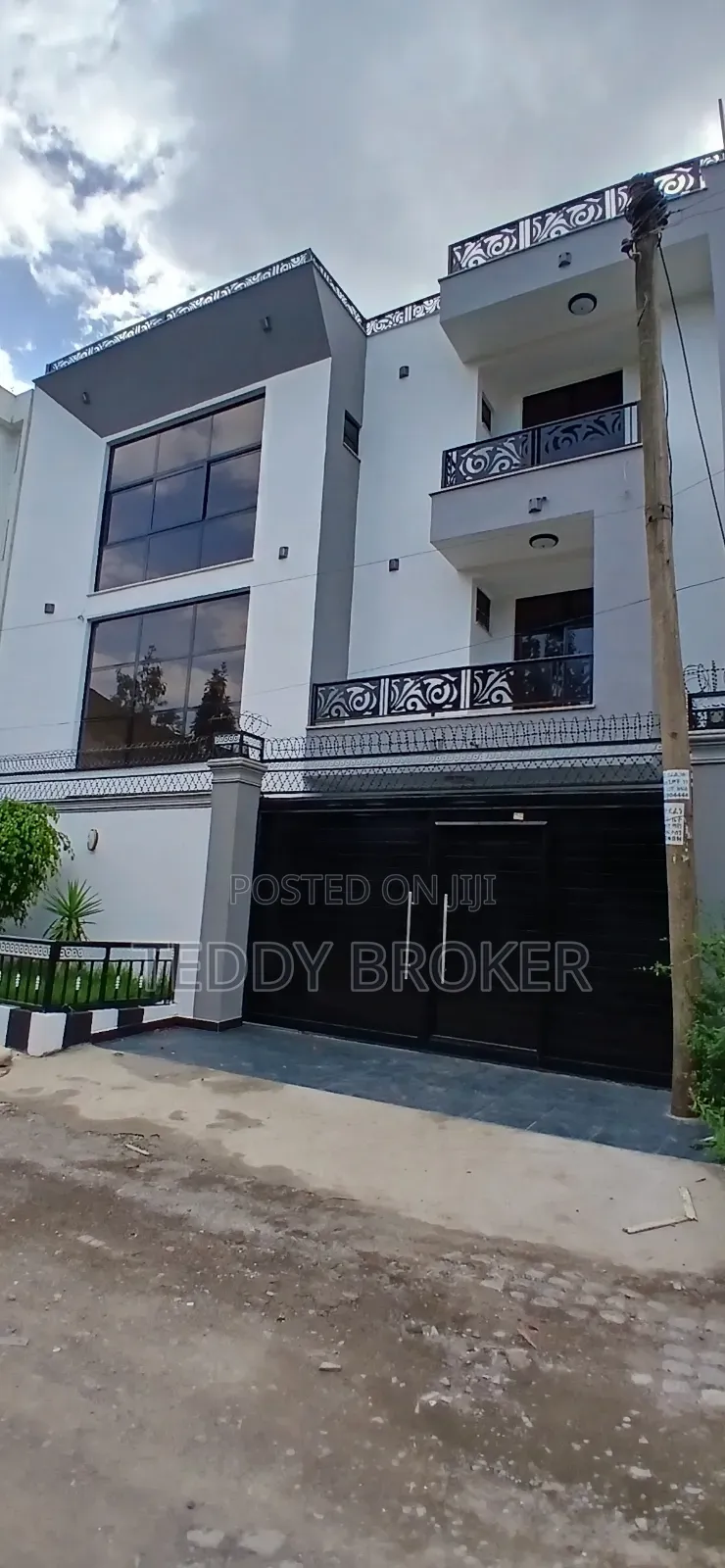 9bdrm House in Lebu, Nifas Silk-Lafto for sale