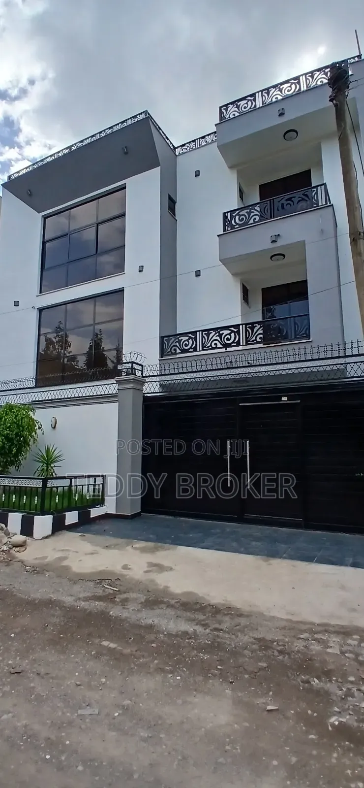 9bdrm House in Lebu, Nifas Silk-Lafto for sale