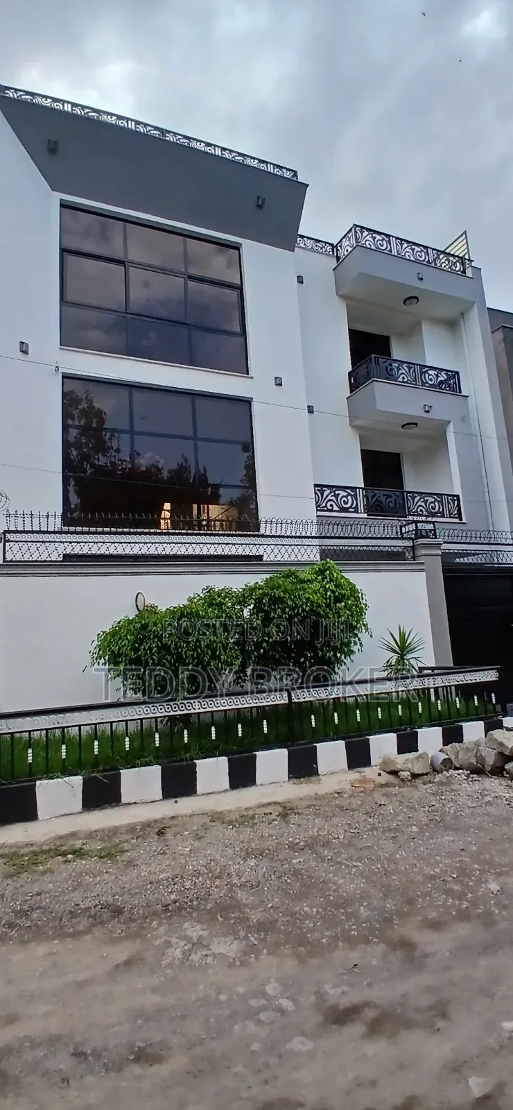 9bdrm House in Lebu, Nifas Silk-Lafto for sale