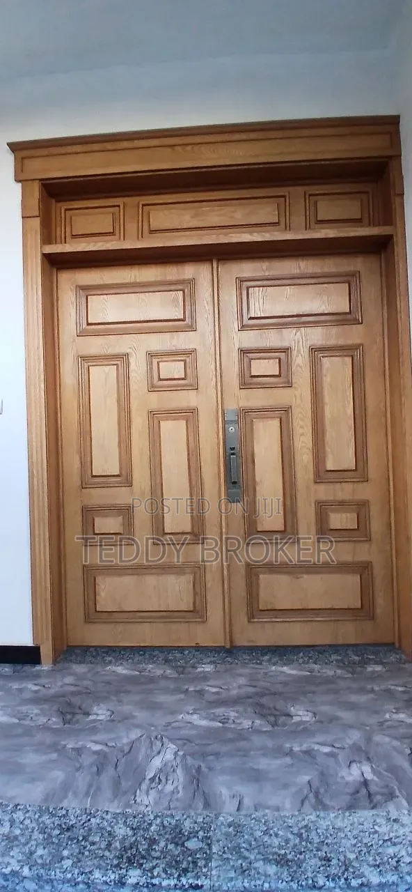 8bdrm House in Lafto for sale