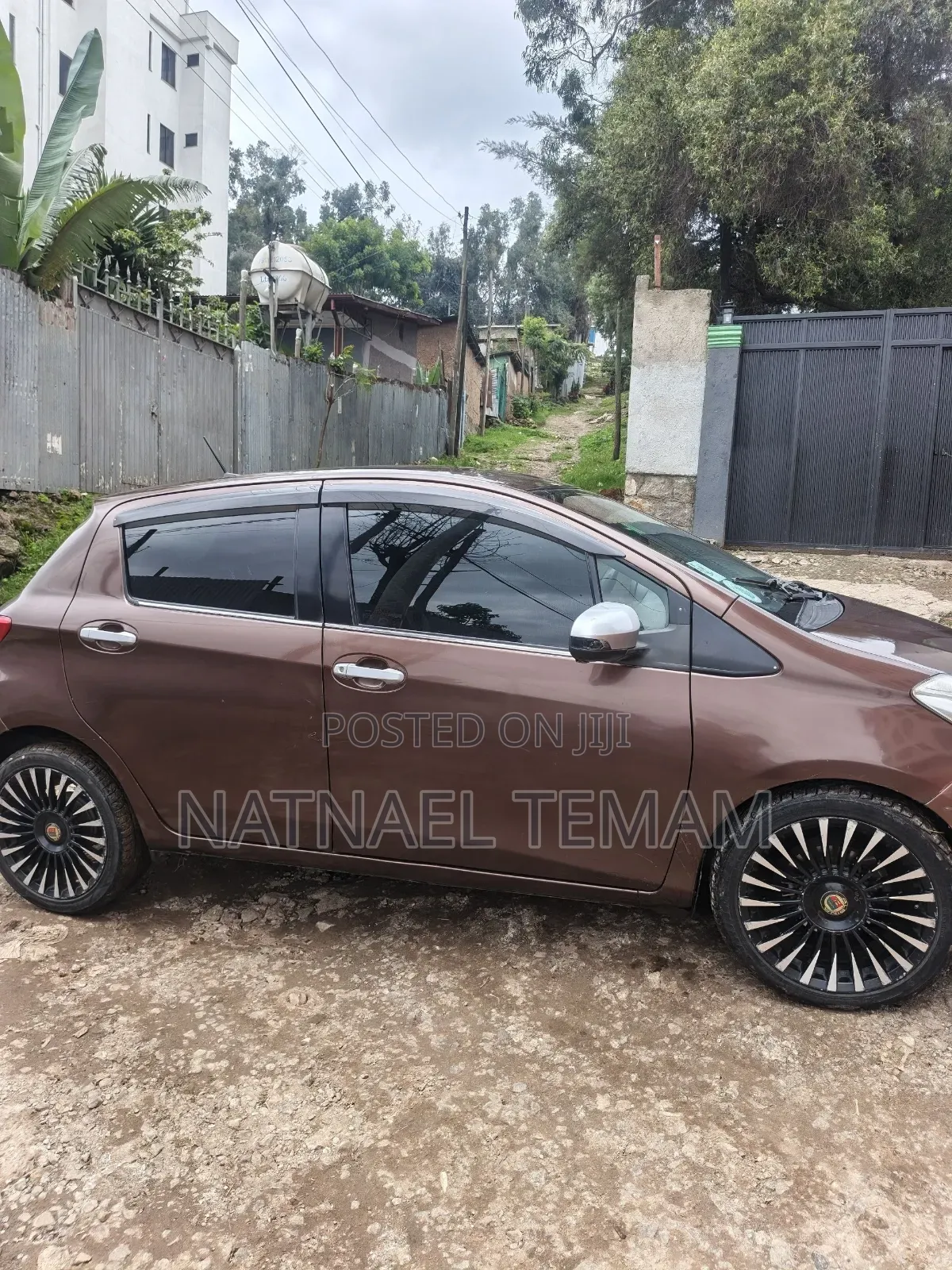Toyota Yaris 2012 Brown