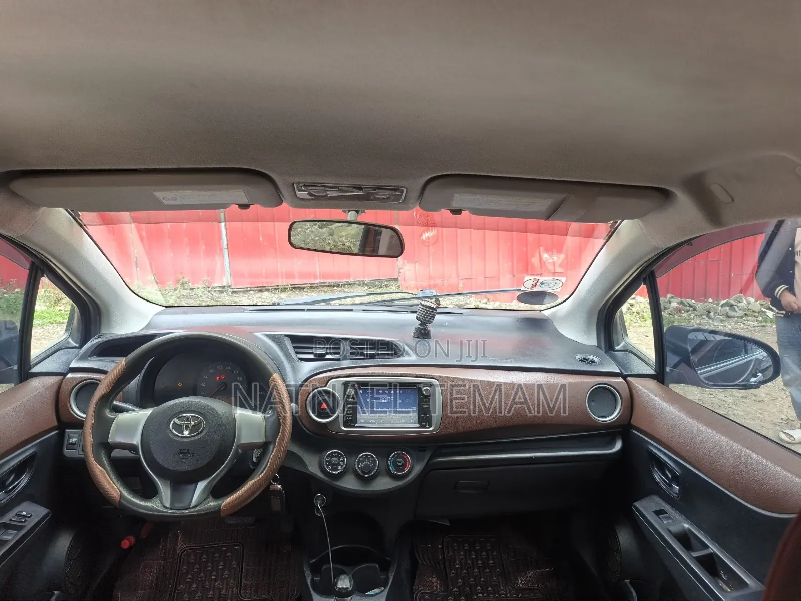 Toyota Yaris 2012 Brown