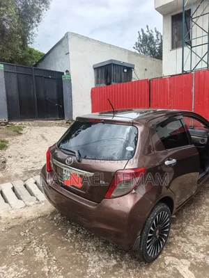 Toyota Yaris 2012 Brown
