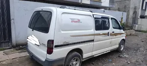 Toyota Grand HiAce 2001 White