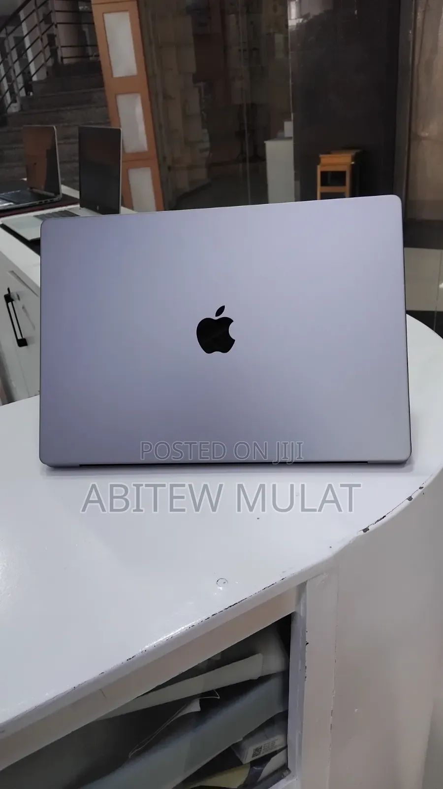 New Laptop Apple MacBook Pro 2021 M1 32GB Apple M1 Pro SSD 1T