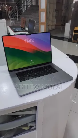 New Laptop Apple MacBook Pro 2021 M1 Max 64GB Apple M1 Max SSD 1T
