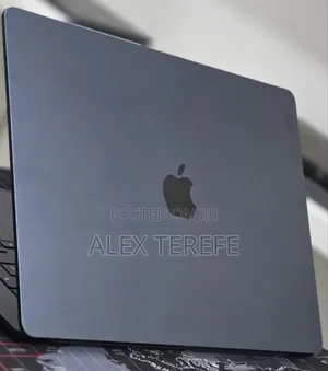 New Laptop Apple MacBook Air 2025 M4 16GB Apple M4 SSD 256GB