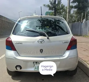 Toyota Yaris 2009 Silver