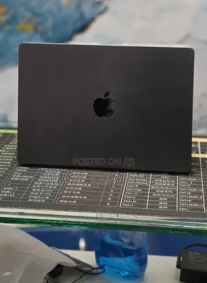 New Laptop Apple MacBook Pro 2024 M4 Pro 16GB Apple M4 Pro SSD 512GB