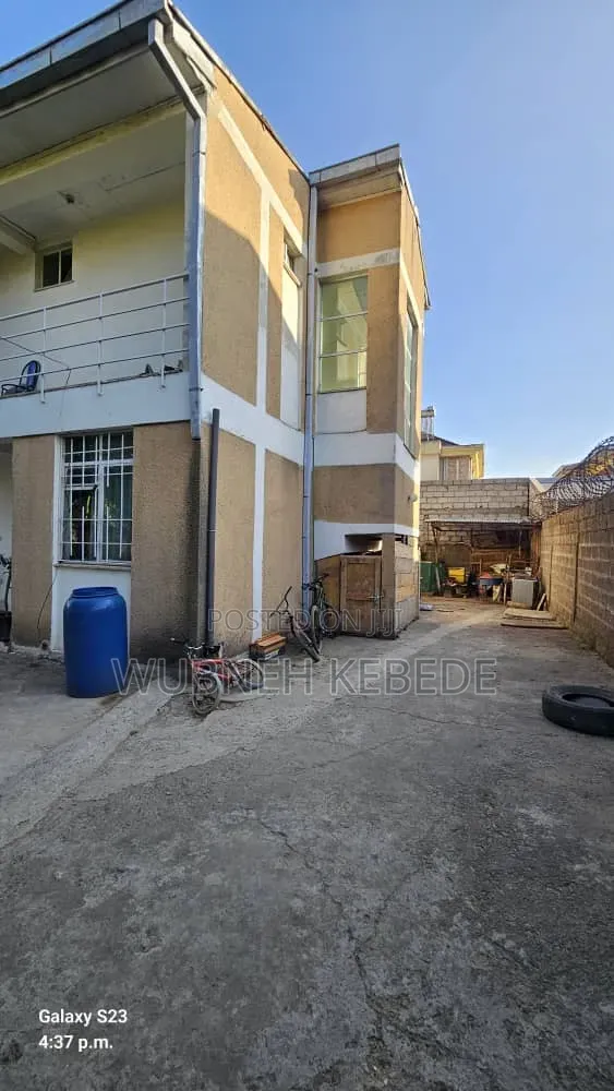 7bdrm Apartment in Goal Rm, Yeka for sale