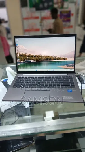 New Laptop HP ZBook Studio G8 1GB Intel Core i5 SSD 512GB