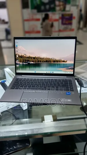 New Laptop HP ZBook Studio G8 1GB Intel Core i5 SSD 512GB