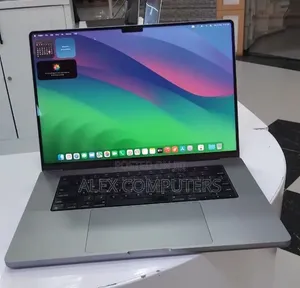 New Laptop Apple MacBook 16GB Apple M1 Max SSHD (Hybrid) 256GB