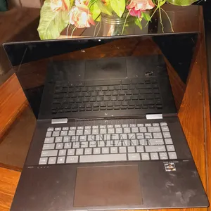 Laptop HP Envy x360 8GB AMD Ryzen 5 SSD 512GB
