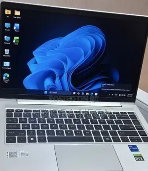 New Laptop HP EliteBook 640 G10 16GB Intel Core i7 SSD 512GB