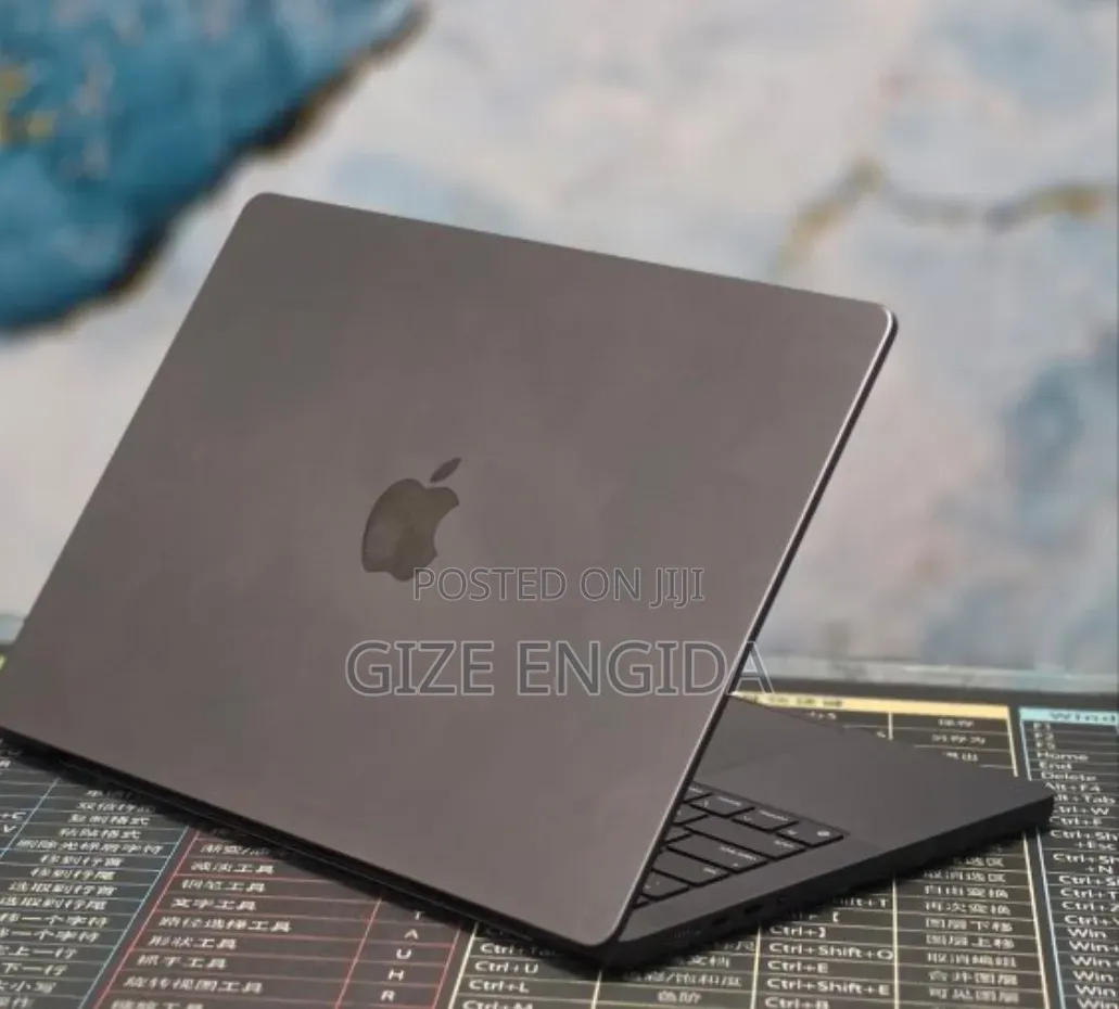 New Laptop Apple MacBook Pro 2024 M4 16GB Apple M4 SSD 512GB
