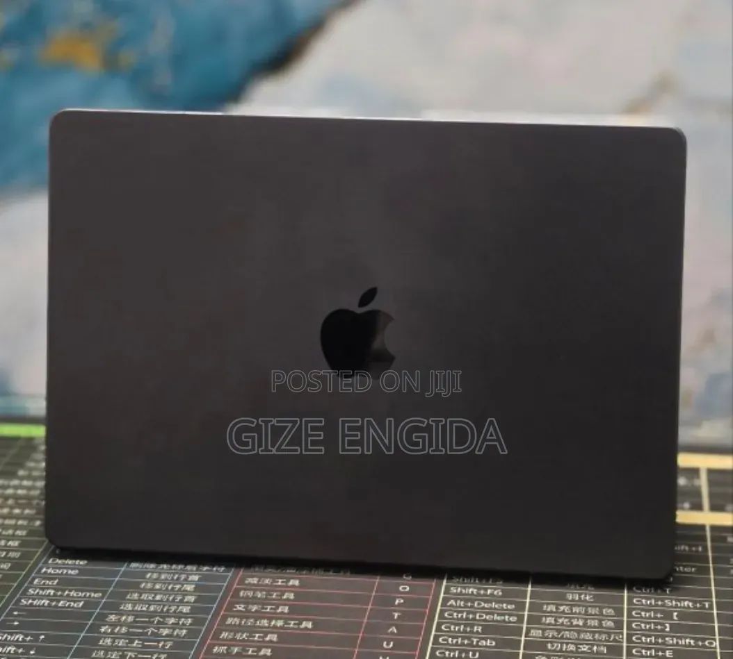 New Laptop Apple MacBook Pro 2024 M4 16GB Apple M4 SSD 512GB