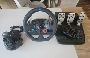 Logitech G29 Racing Wheel + Pedals Shifter (PS5/PS4/PC)