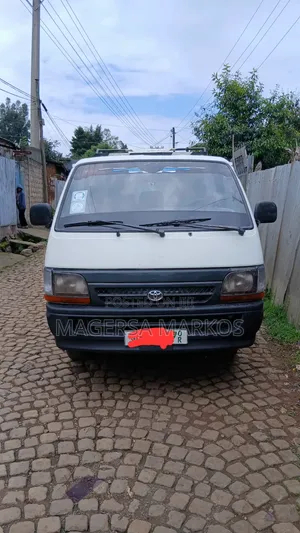 Toyota HiAce 1992 White