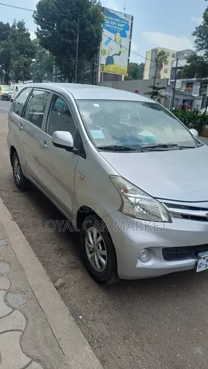Toyota Avanza 2012 Silver