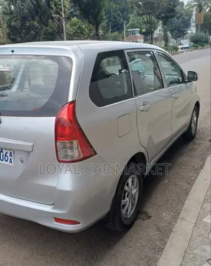 Toyota Avanza 2012 Silver