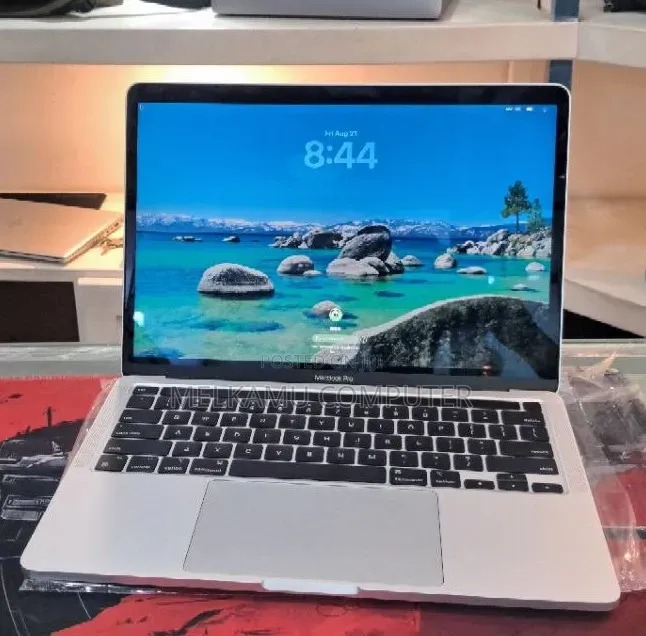 New Laptop Apple MacBook Pro 2020 M1 16GB Apple M1 SSD 1T