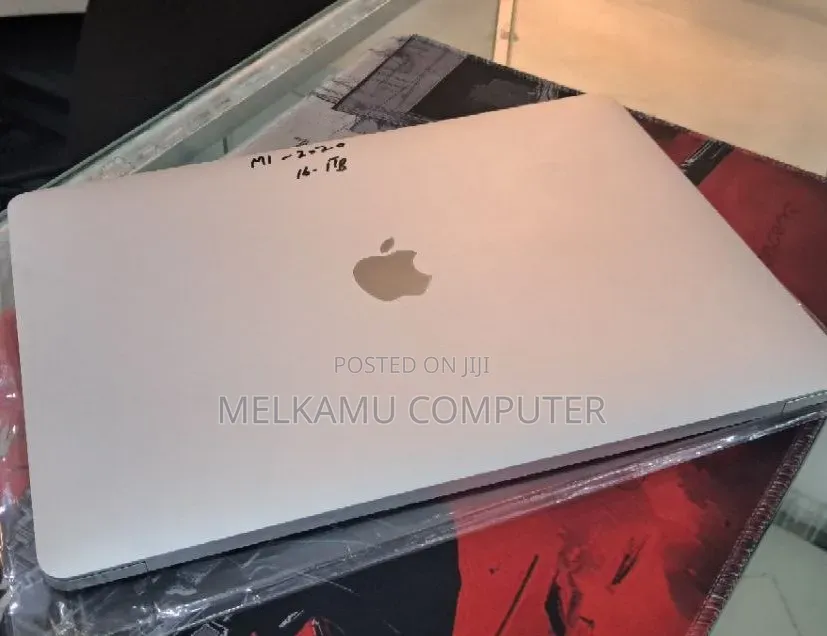 New Laptop Apple MacBook Pro 2020 M1 16GB Apple M1 SSD 1T