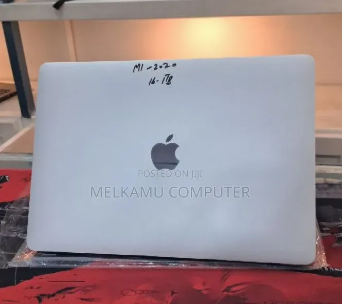 New Laptop Apple MacBook Pro 2020 M1 16GB Apple M1 SSD 1T