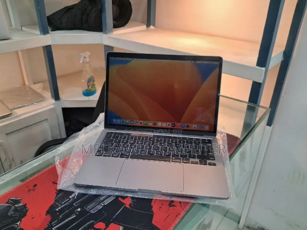 New Laptop Apple MacBook Pro 2020 M1 16GB Apple M1 SSD 256GB