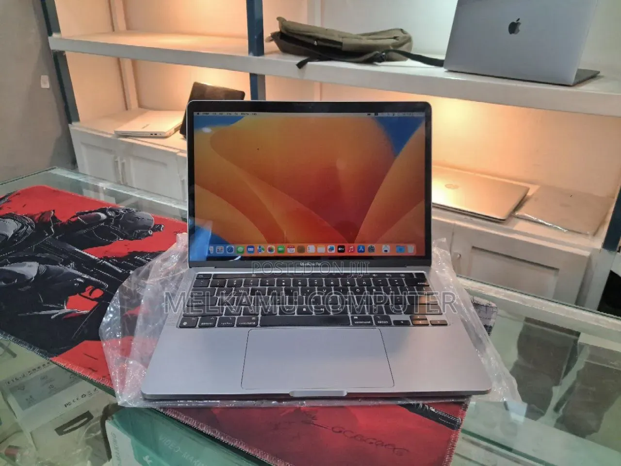 New Laptop Apple MacBook Pro 2020 M1 16GB Apple M1 SSD 256GB