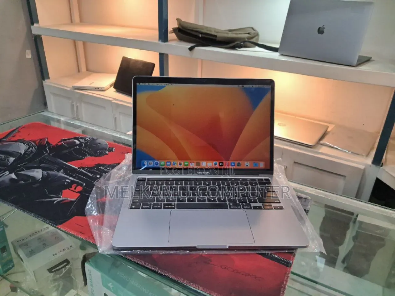 New Laptop Apple MacBook Pro 2020 M1 16GB Apple M1 SSD 256GB