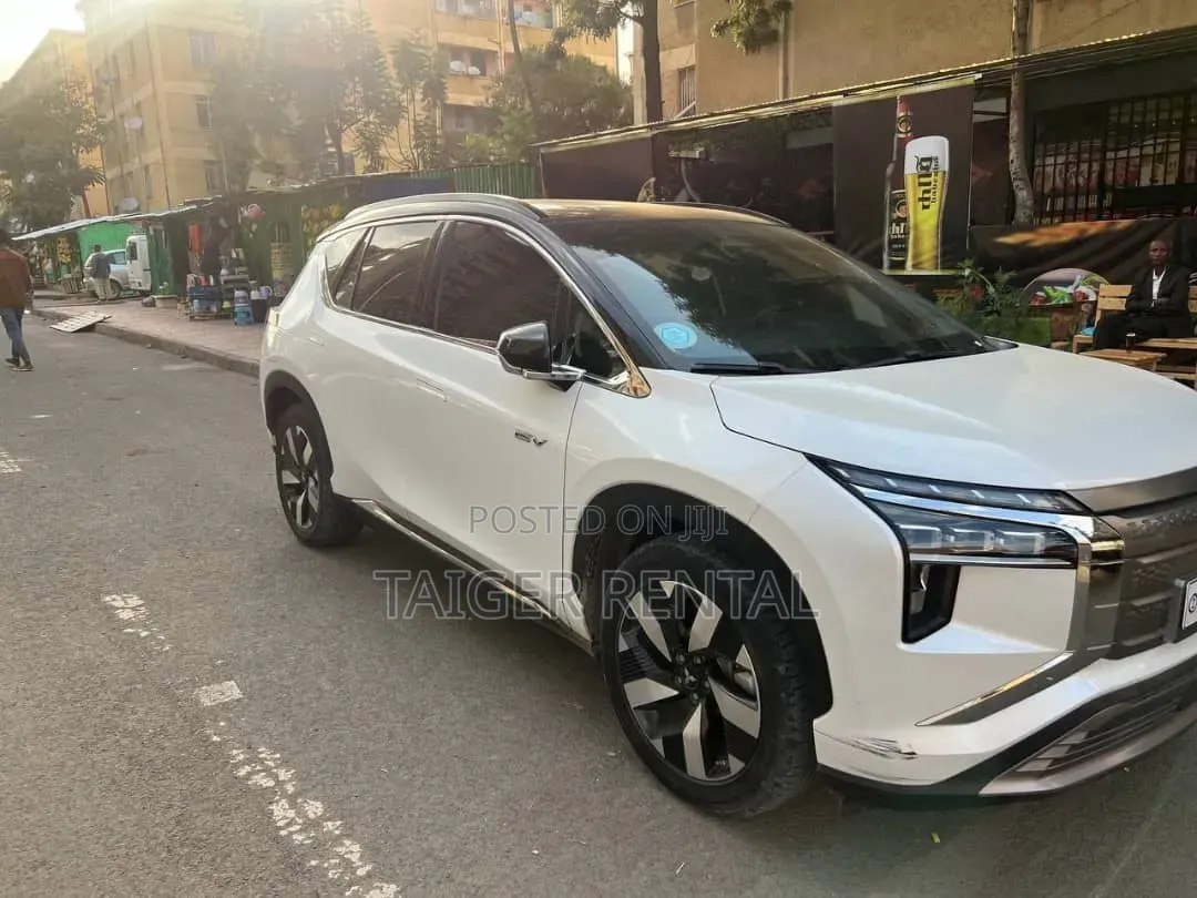 Mitsubishi Airtrek 6000 Perday