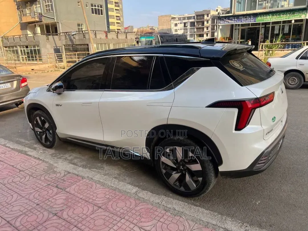 Mitsubishi Airtrek 6000 Perday