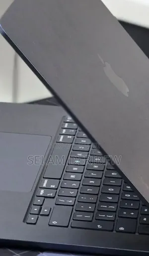 New Laptop Apple MacBook Air 2025 M4 16GB Apple M4 SSHD (Hybrid) 256GB