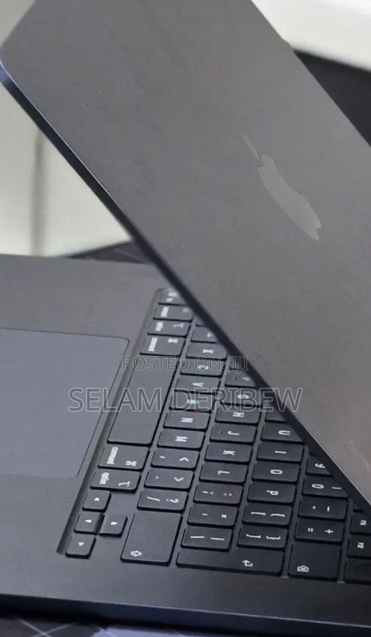 New Laptop Apple MacBook Air 2025 M4 16GB Apple M4 SSHD (Hybrid) 256GB