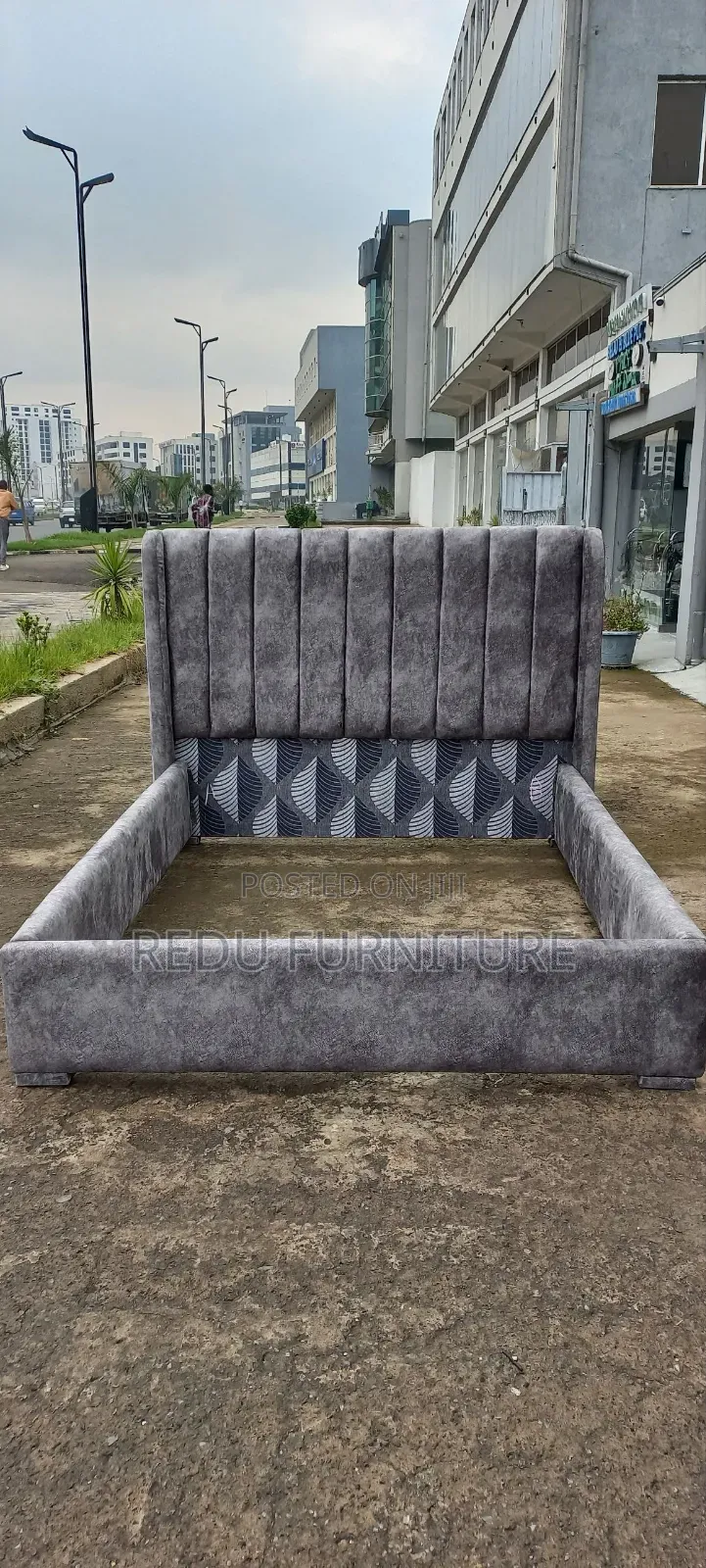 1.50 Tapiseri Bed
