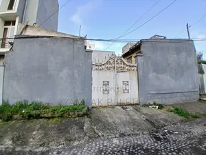 3bdrm House in Yeka for sale