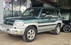 Mitsubishi Pajero Pininfarina 2002 Green