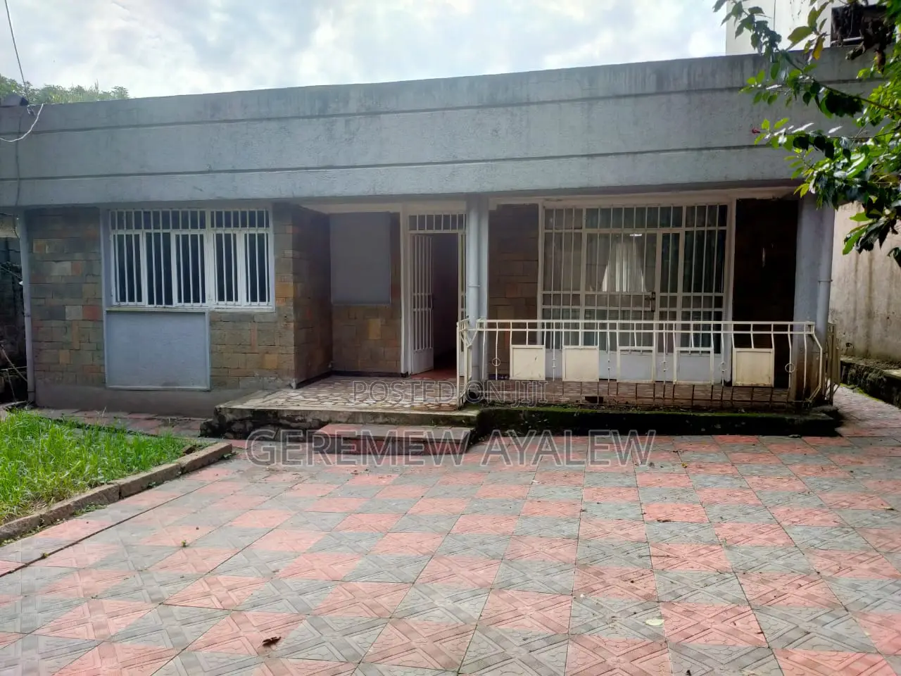 2bdrm Villa in Bole for sale