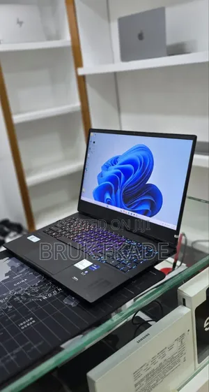 New Laptop HP Omen 16 16GB Intel Core i9 SSD 512GB