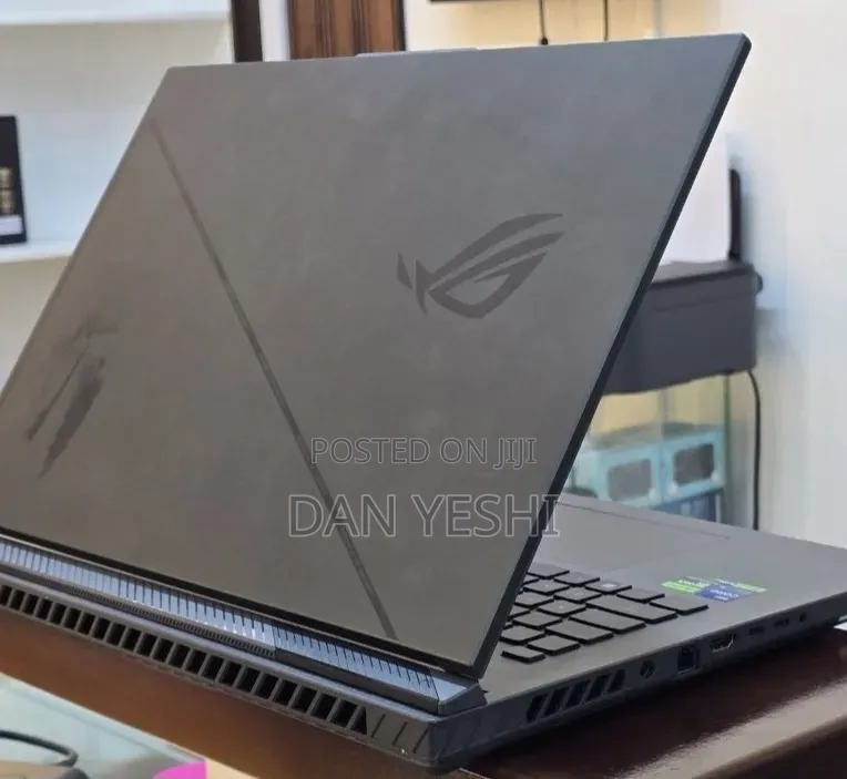 New Laptop Asus ROG Strix G18 16GB Intel Core i9 SSD 1T
