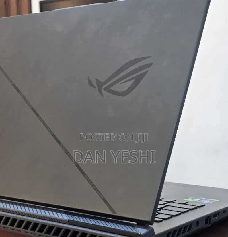 New Laptop Asus ROG Strix G18 16GB Intel Core i9 SSD 1T