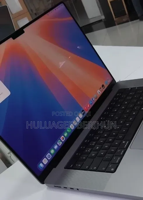 New Laptop Apple MacBook Pro 2021 M1 Max 64GB Apple M1 Max SSD 1T