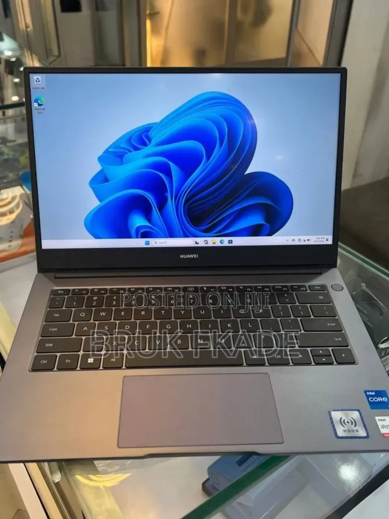 New Laptop Huawei 16GB Intel Core i5 SSD 512GB